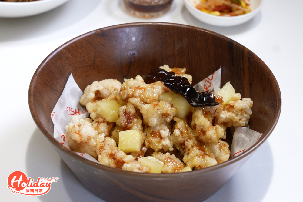 糖醋肉外皮炸得又薄又酥脆。