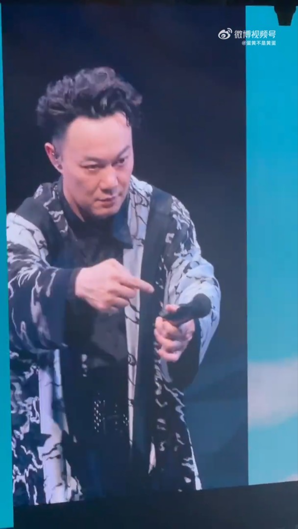 Eason：「但是她不會理你的，沒關係，你繼續做你自己。」