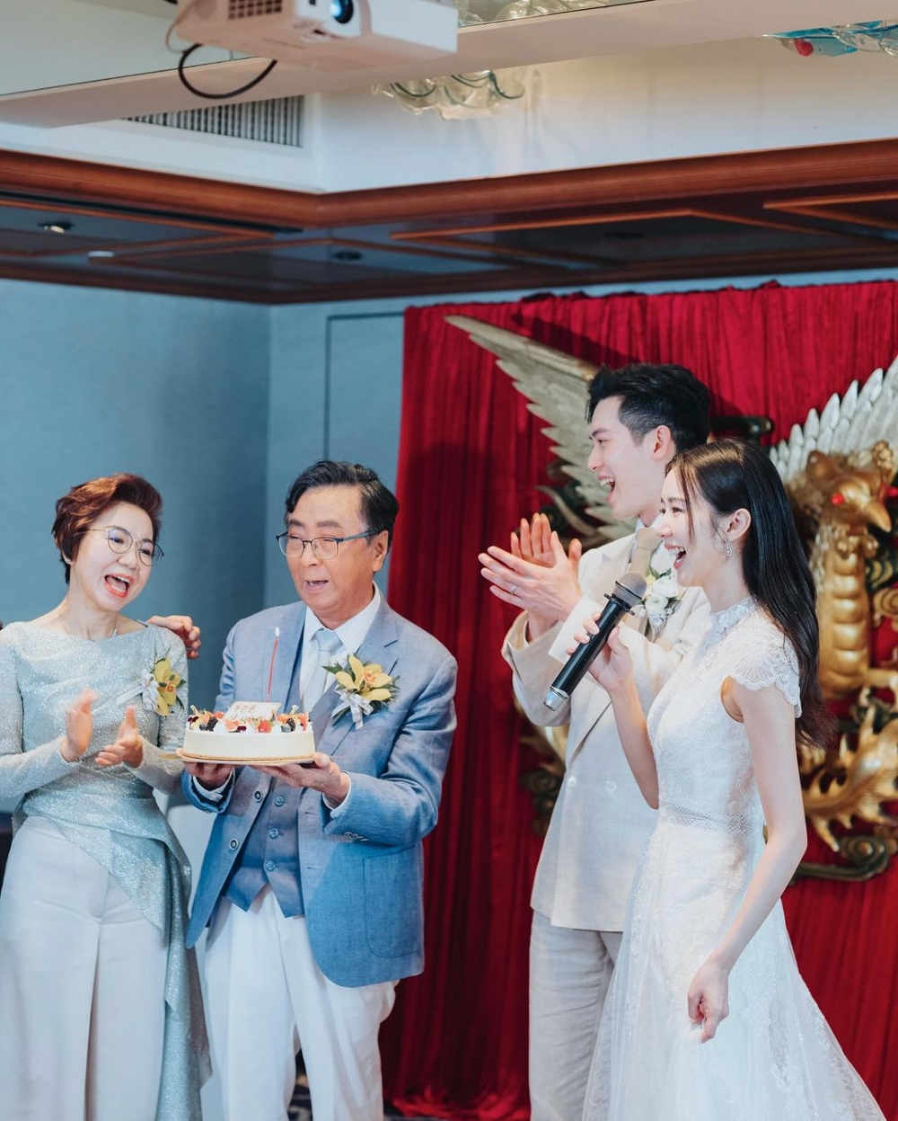 婚宴以麥生麥太（麥明詩父母）為主角