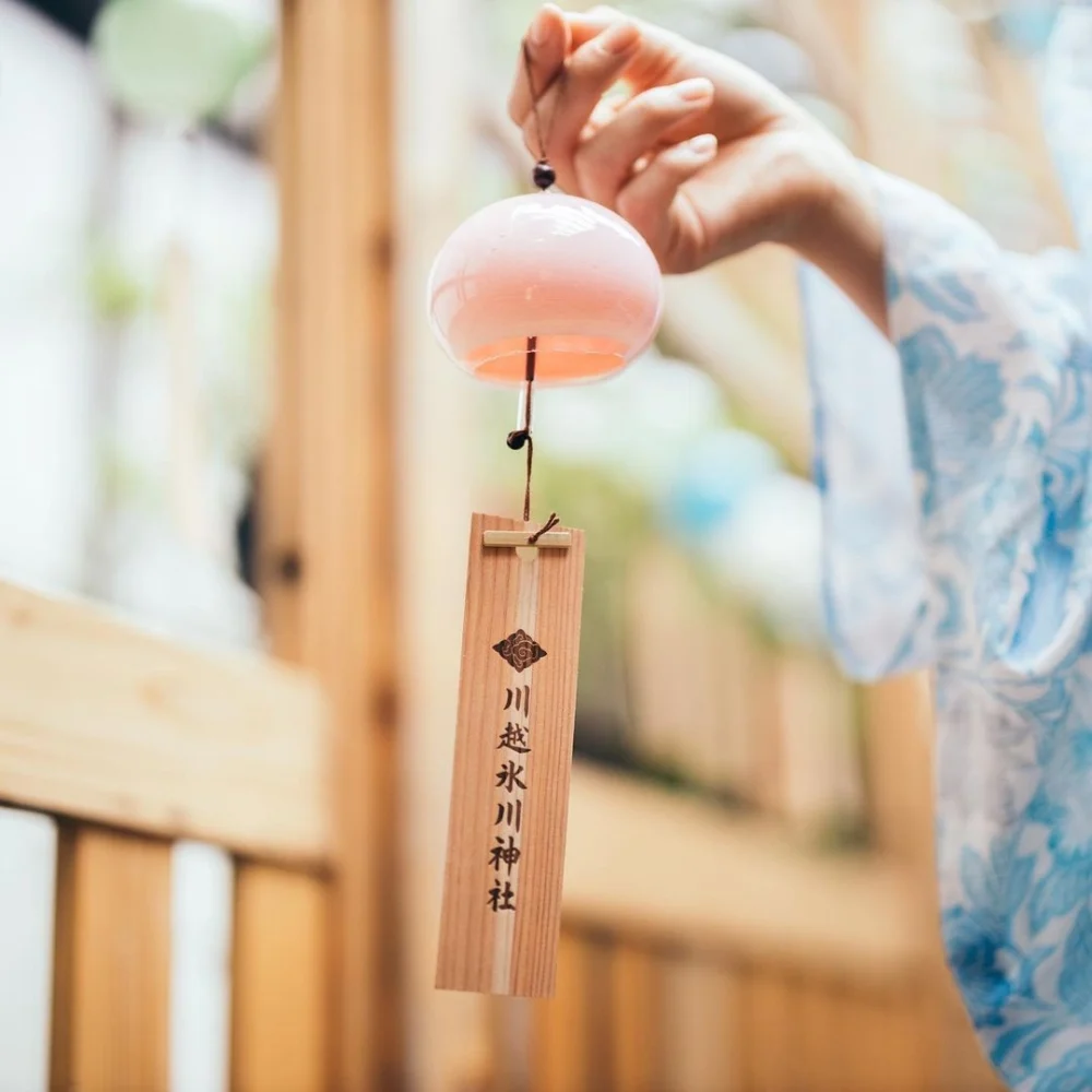以供奉結緣神(姻緣)著稱的冰川神社,每年夏季都會舉辦絕美的「結緣風鈴祭」!