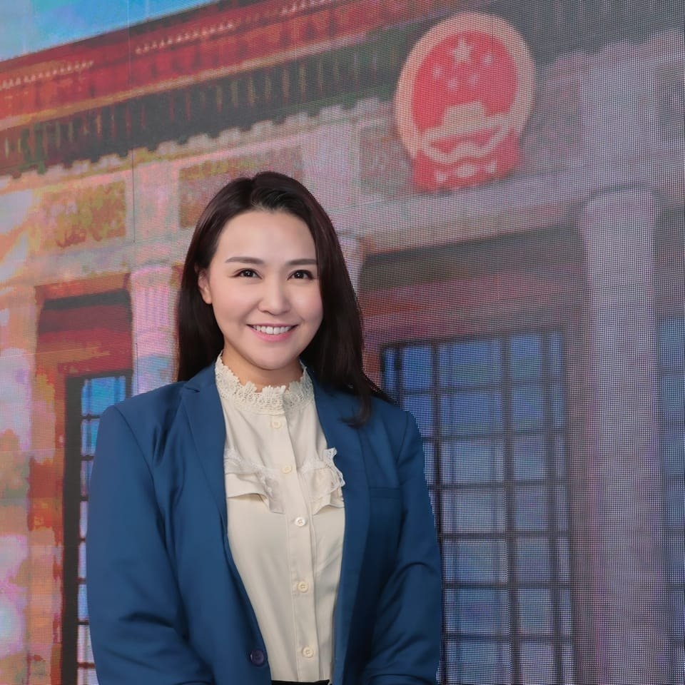 黃穎君：「我是文宣委員會副主任，請多多指教。」