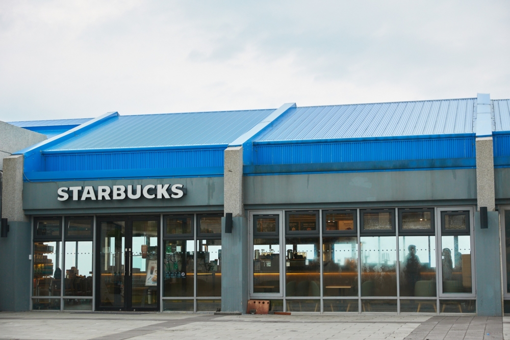 星巴克福隆觀海門市。