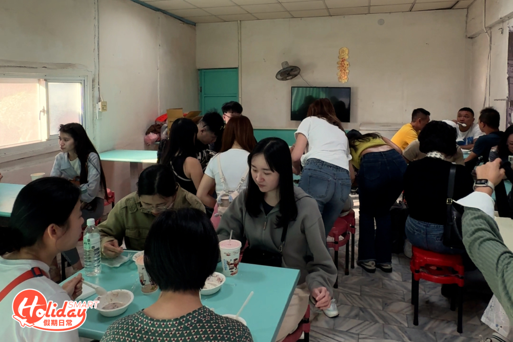 店內需要候位，簡直人氣爆棚。