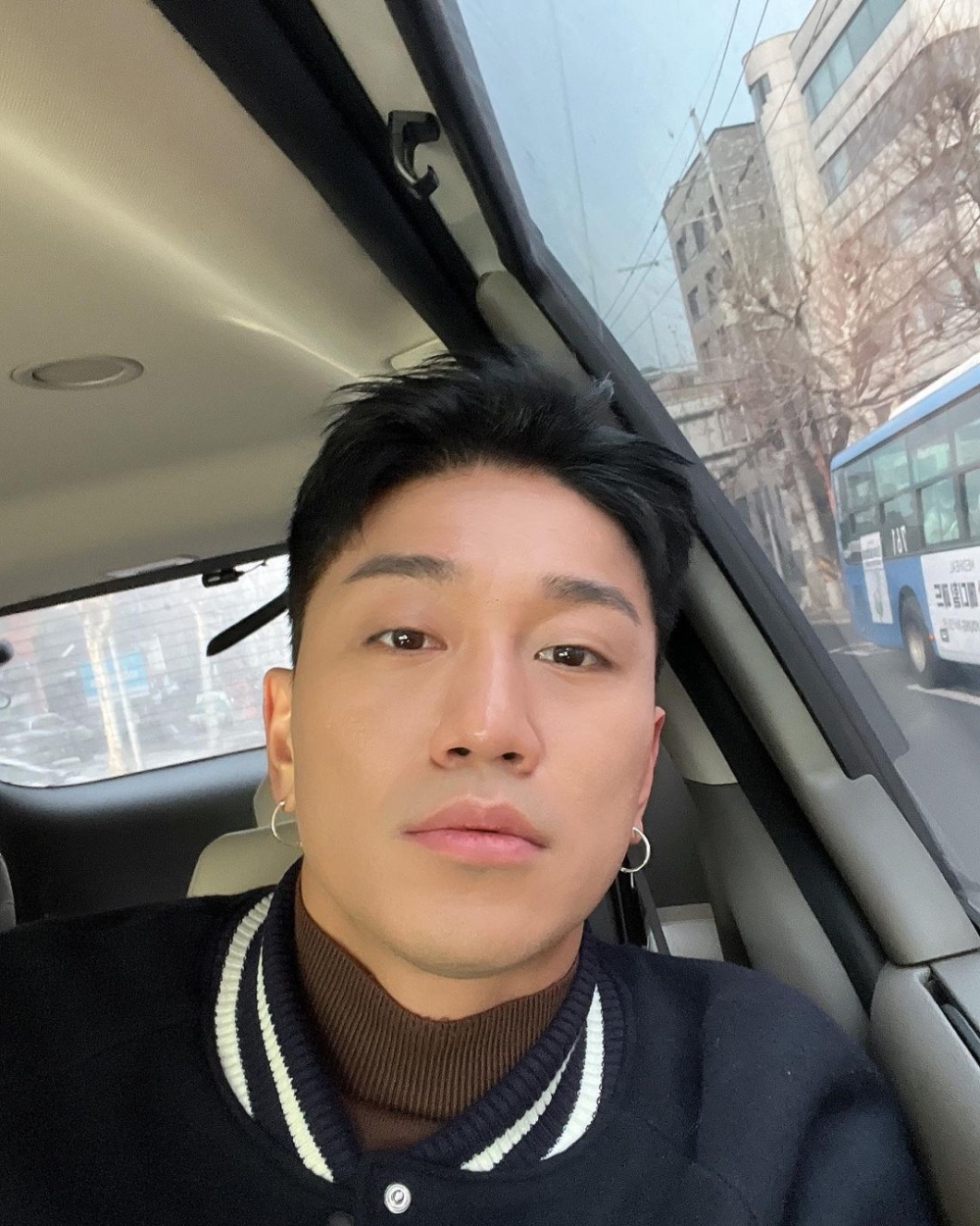 TANAKA的原名為金庚煜,是韓國搞笑團體「我不管家族」一員,卻擁有超強歌唱及饒舌實力!