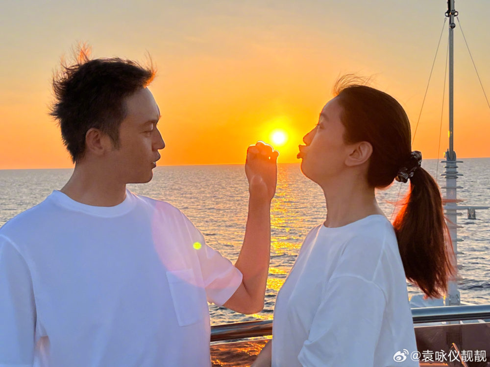 張智霖袁詠儀夫婦平時經常分享合照放閃