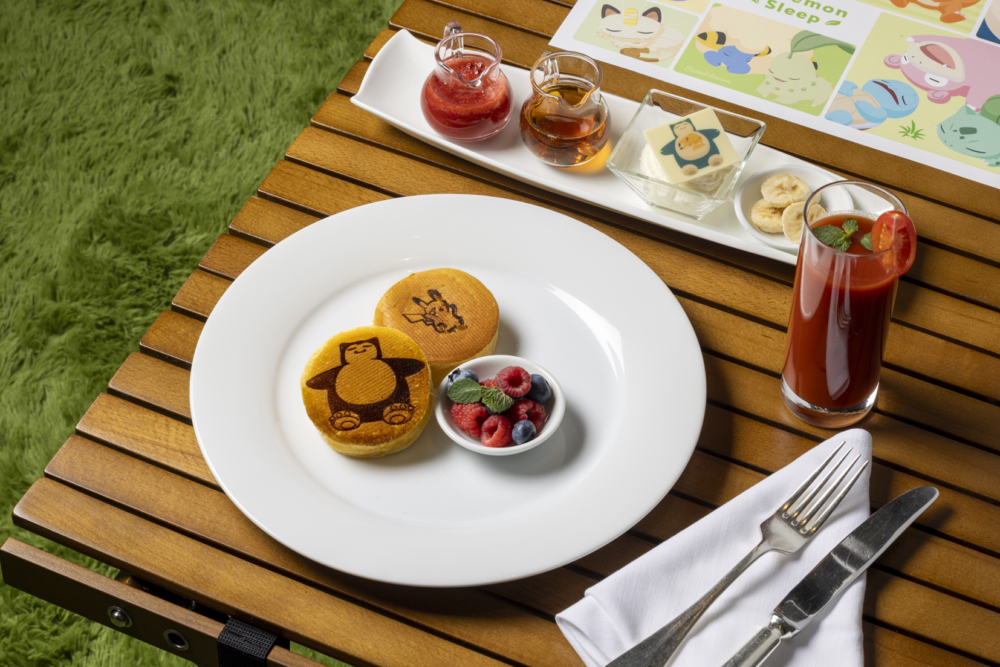 美式早餐set有印上卡比獸及比卡超圖案的煎餅～