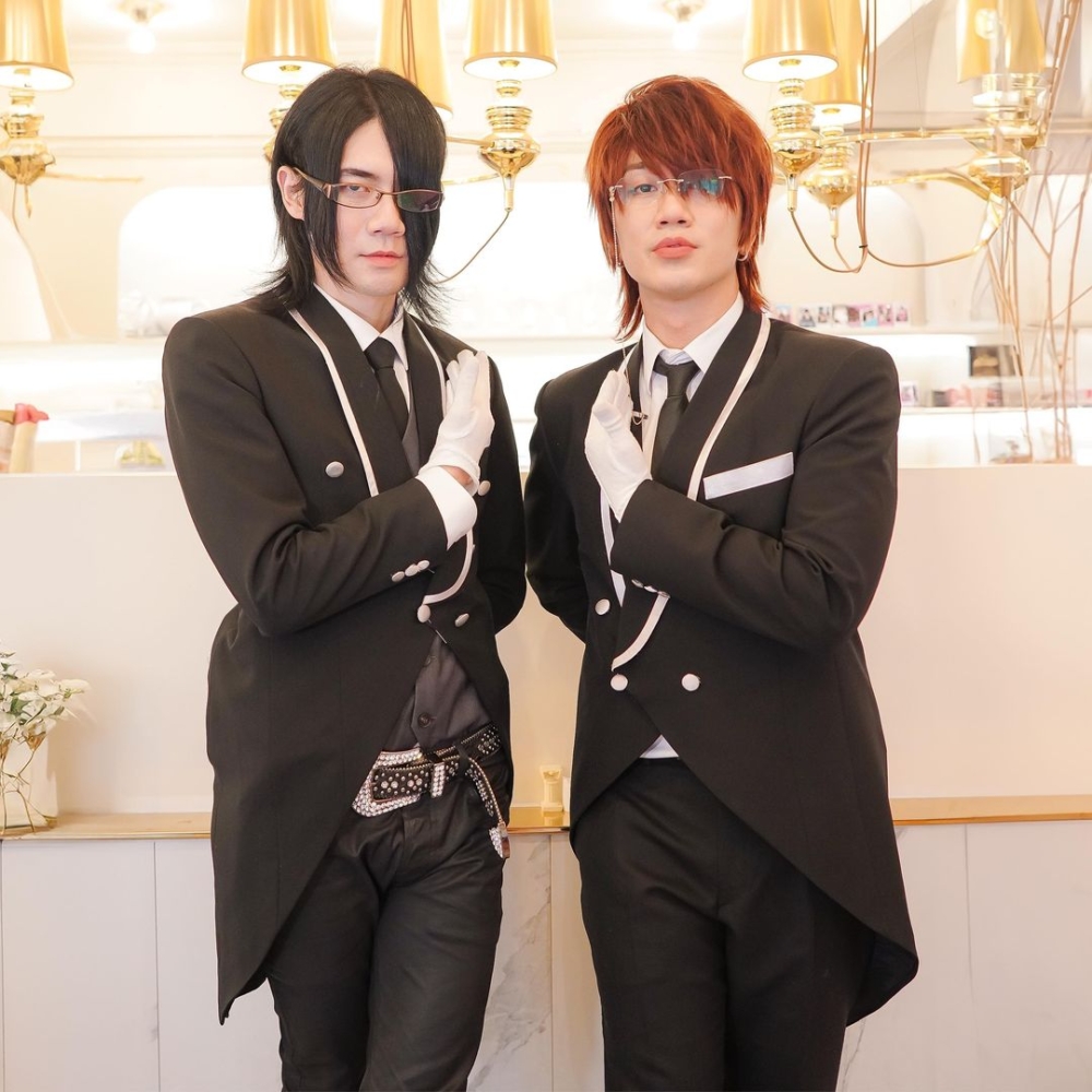 由韓國搞笑組合「ASMRZ」演唱的《晚安小大姐》近期在網上爆紅,成為最新洗腦神曲!