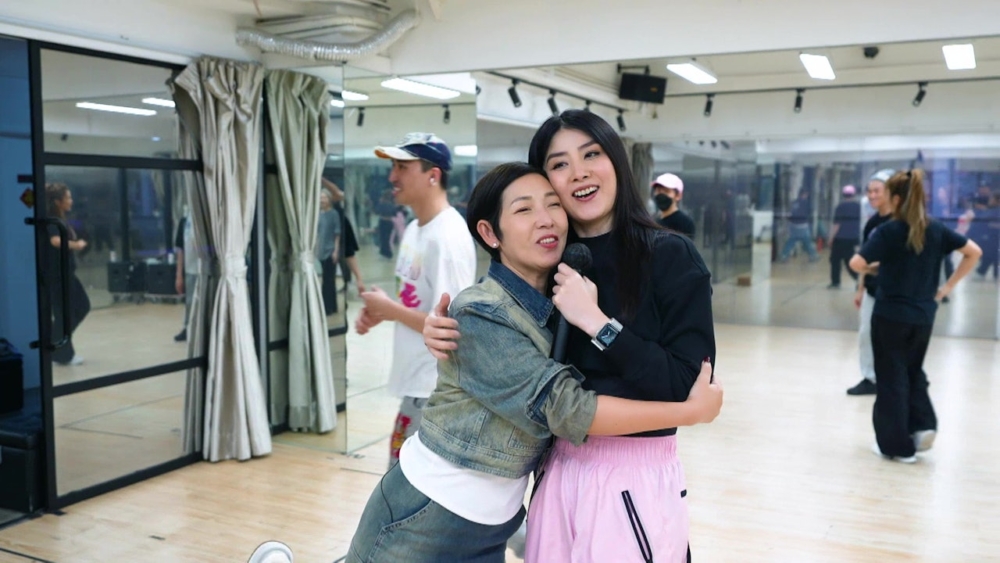 Kelly自爆疫情期間自己曾肥足近20磅不敢見人，推掉工作邀請，