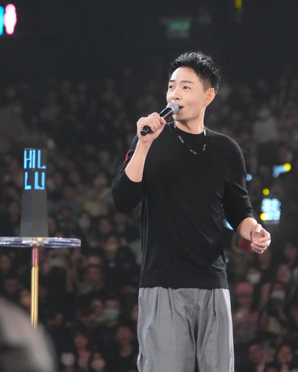 曾樂彤去年就被爆與MIRROR御用監製徐浩（Terry）拍拖，