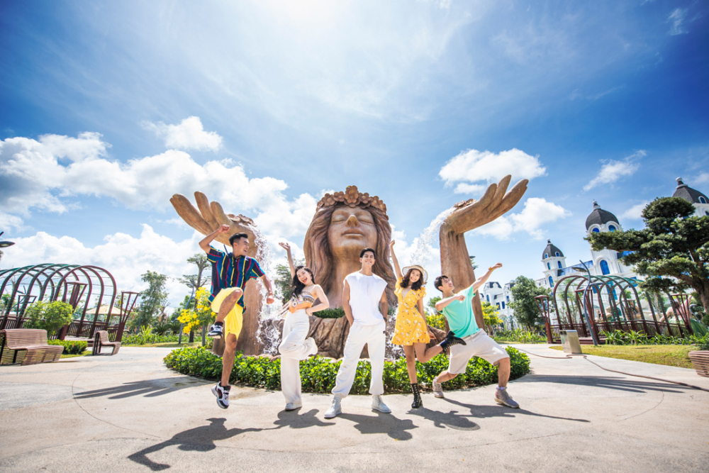 越南首座24小時開放的娛樂不夜城，以意大利威尼斯運河為主題，充滿歐式風情～