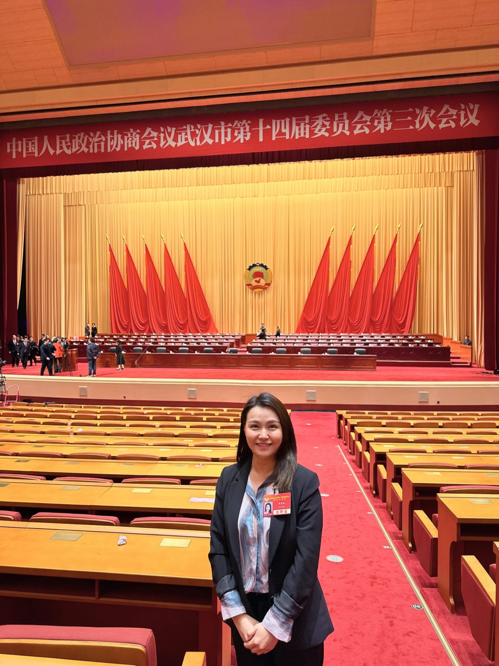 黃穎君於2021年修畢資深行政人員文憑(政治領袖)課程，現時更是武漢市港區政協委員