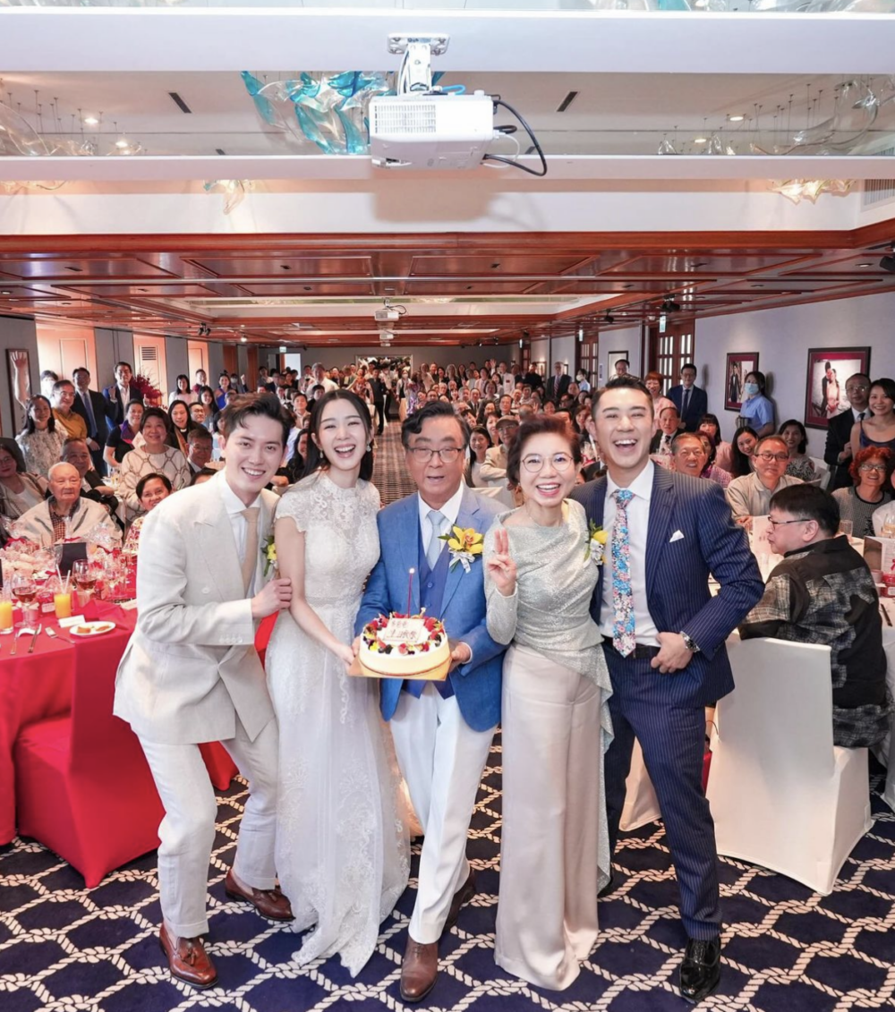 麥明詩（Louisa）同機師老公盛勁為（Keith）舉辦咗三場浪漫嘅婚禮。