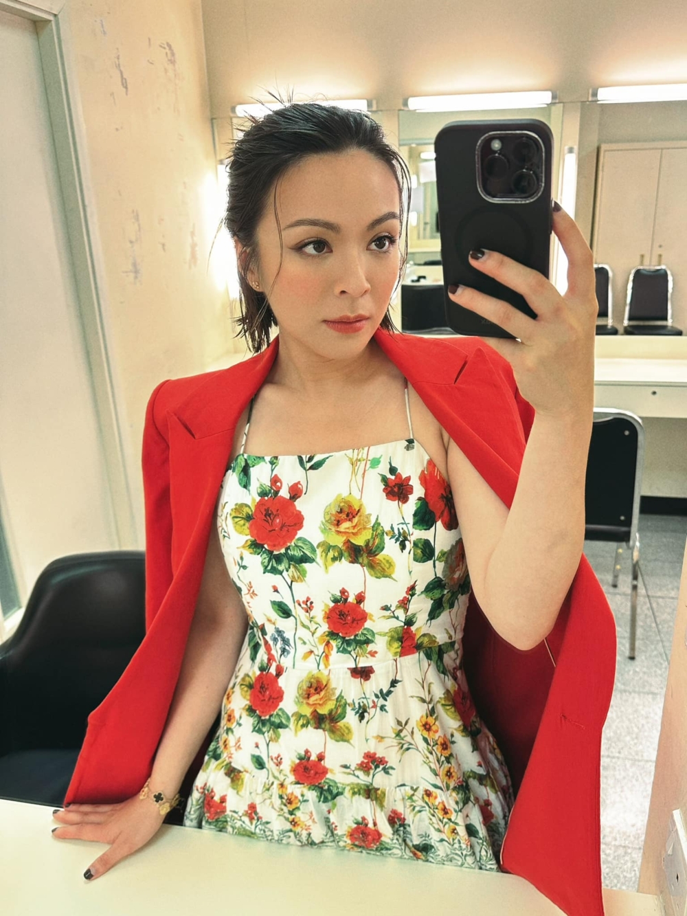 有網民狠批JW與對方分手是「拜金」、「不能共患難」