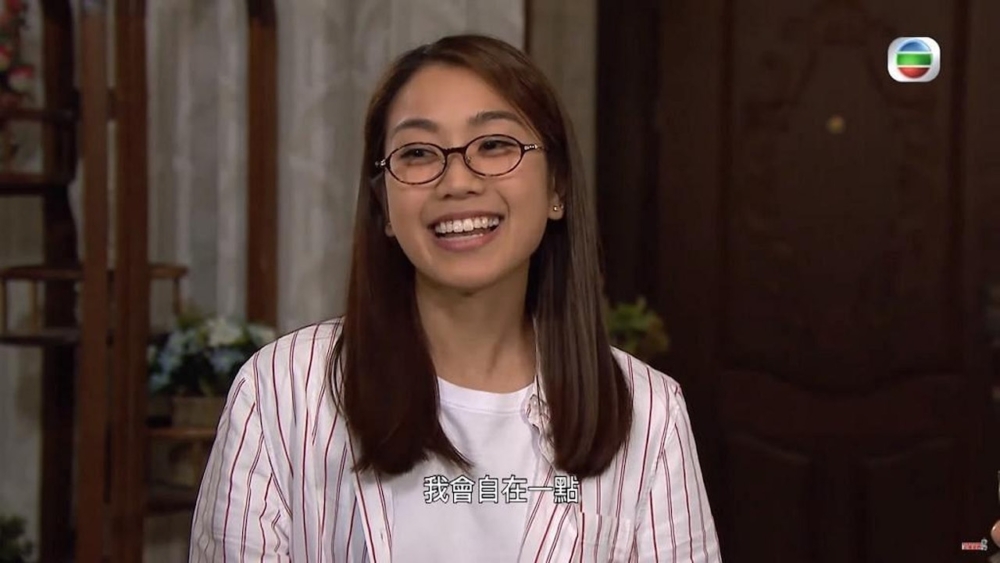 近日有網友發現元朗街頭，竟然有一班外傭在大街上擺地攤揼骨按摩