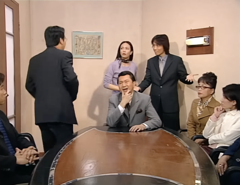 蕭亮被稱為「老薑攝石人」，原因是他在拍劇時經常搶鏡，甚至在宣傳活動中也企正主角附近。