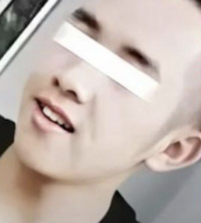 Adinda Kanza Azzahra其實是男兒身