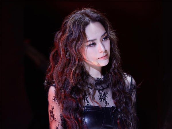 網友：「還以為是阿嬌」