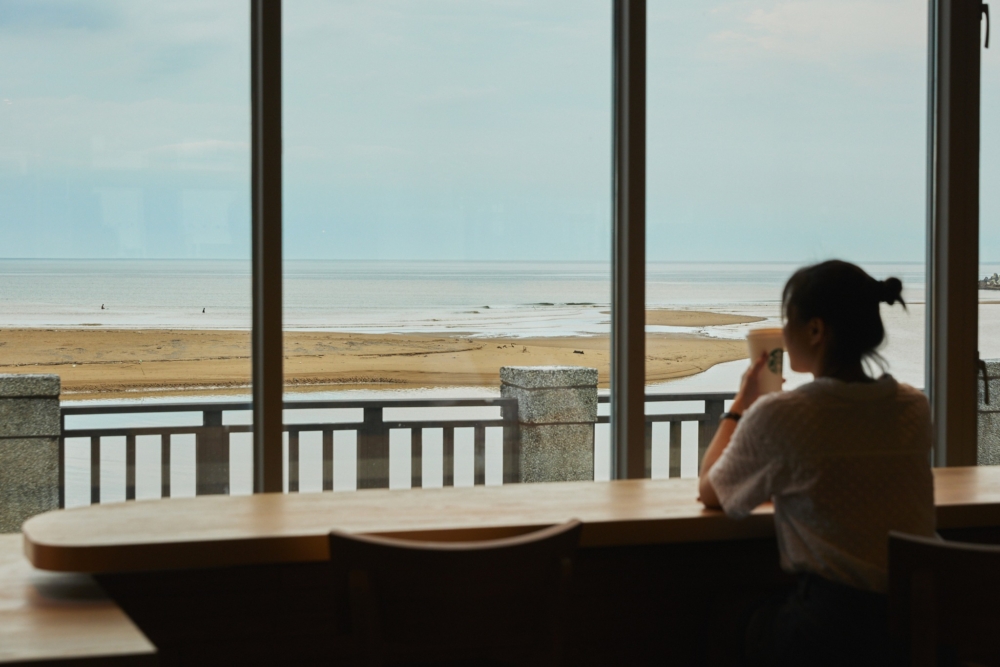 全台唯一可以看到無敵海景的星巴克！