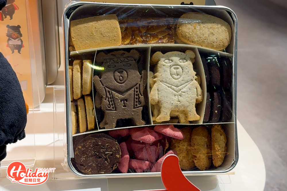 記者還推薦人氣熊仔餅，約港幣$125一盒。