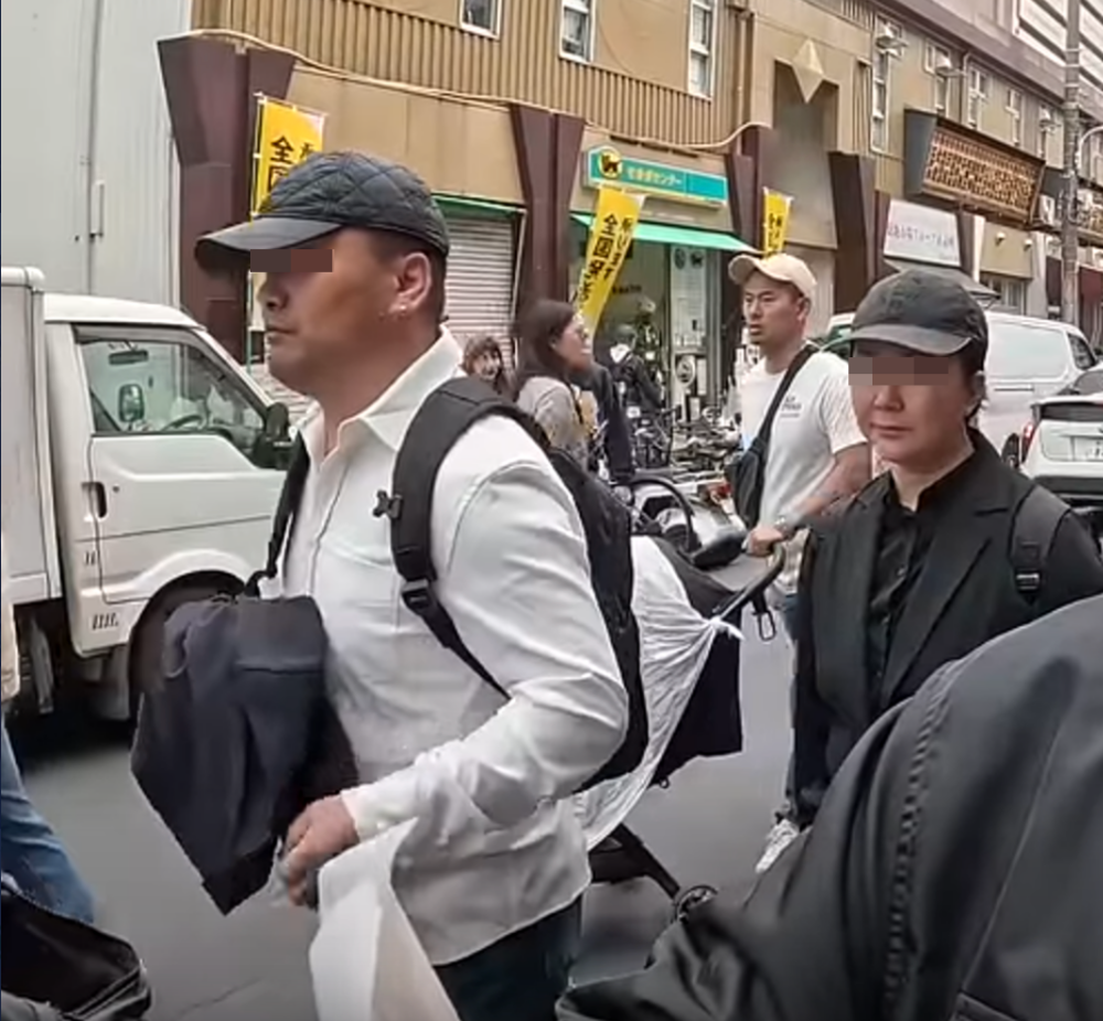 賊人期間有望向YouTuber夫妻的鏡頭
