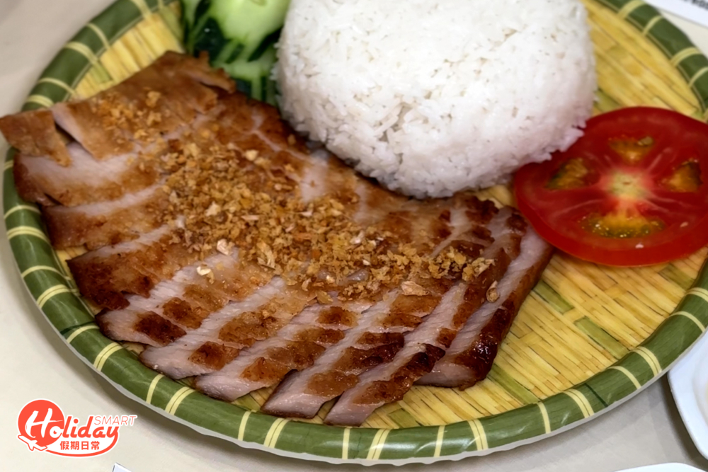 泰式燒豬頸肉飯最受歡迎,燒豬頸肉口感爽脆,味道帶炭燒香味,沾上自家製酸辣醬汁更加惹味開胃。