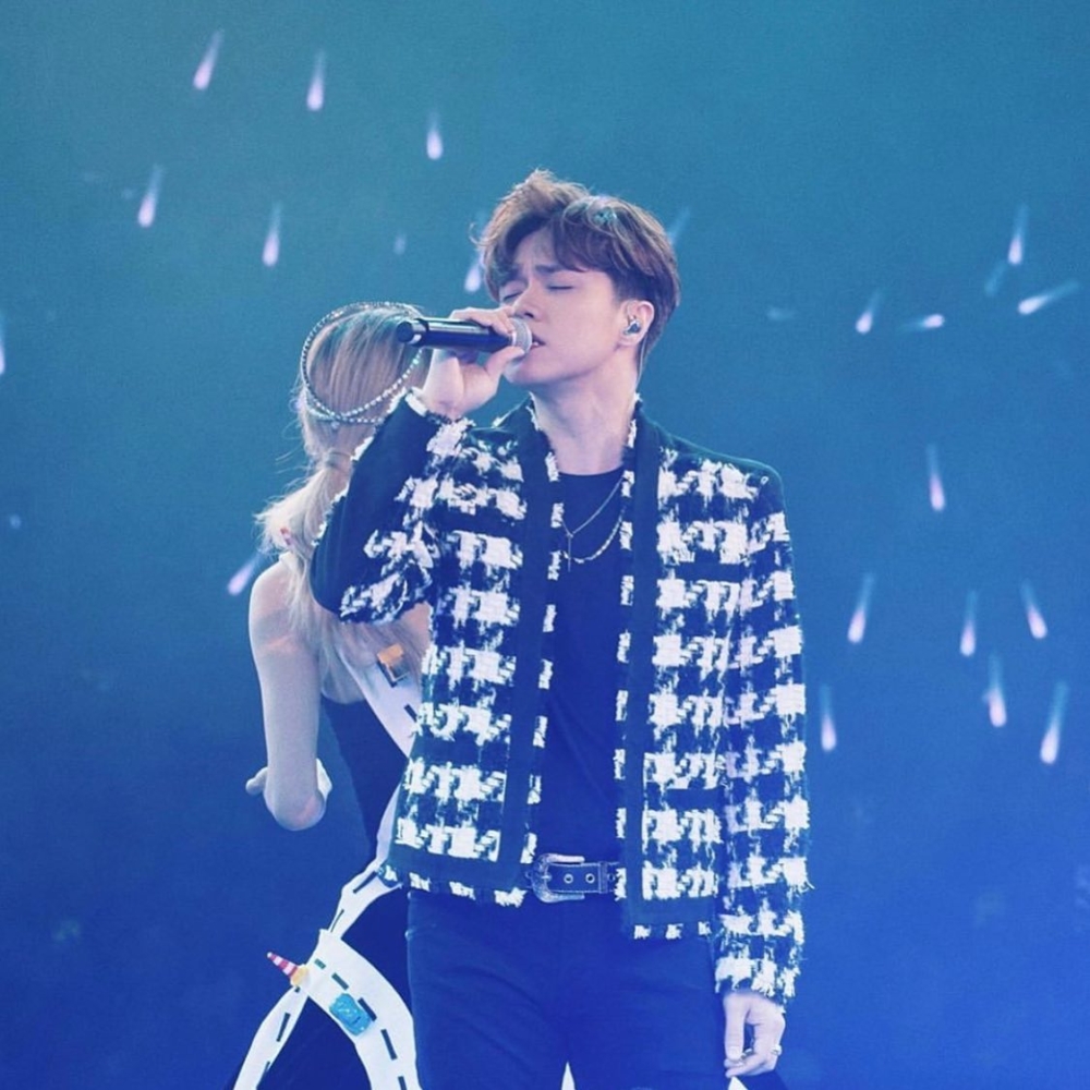 事件主角之一的張敬軒也透過Instagram限時動態幽默地回應這次的批評。