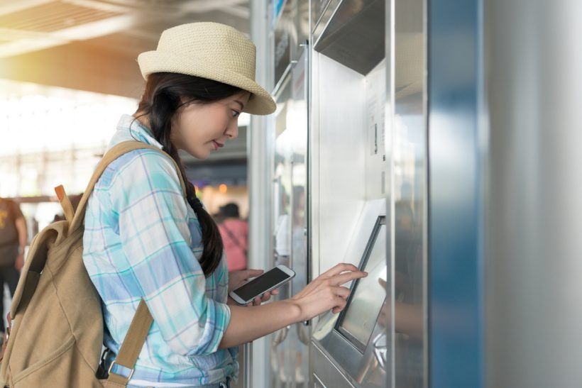 紅色西瓜卡「Welcome Suica」是遊日旅客的專用IC交通卡,但只能在特定地點可以買到,對遊客不太方便~