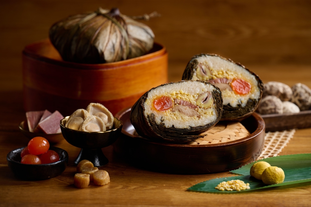 原隻鮑魚裹蒸糭。