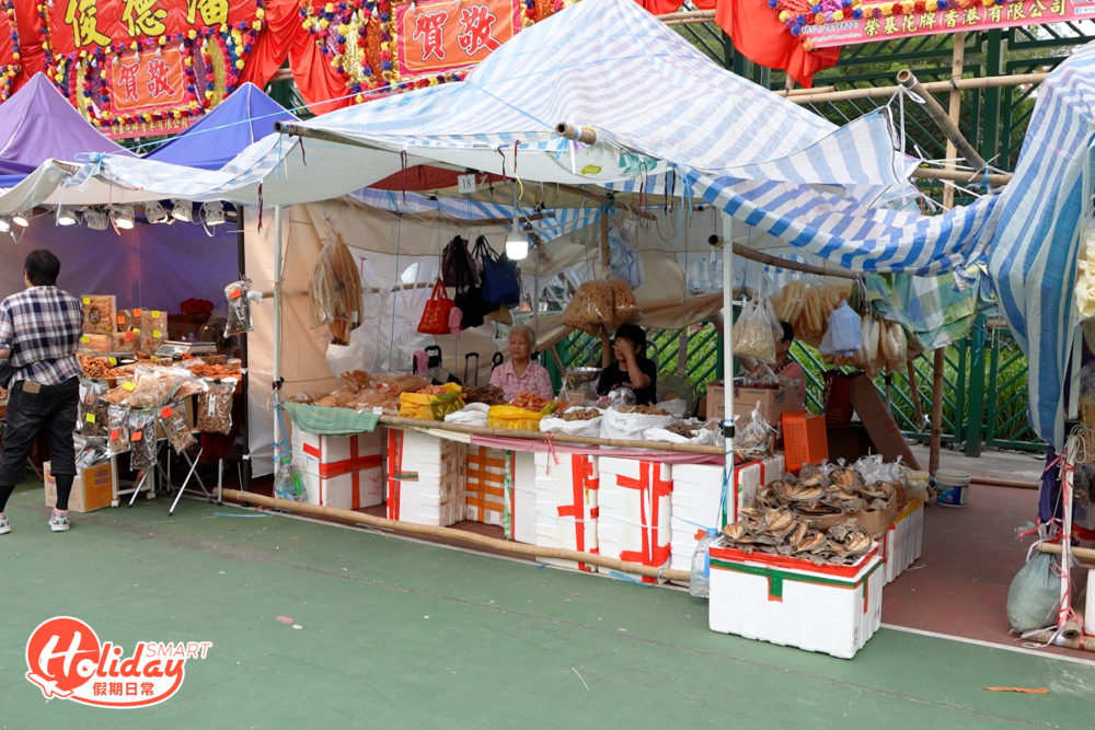 除了小食外，乾貨檔攤也別有心思，有青衣原居民海味檔。