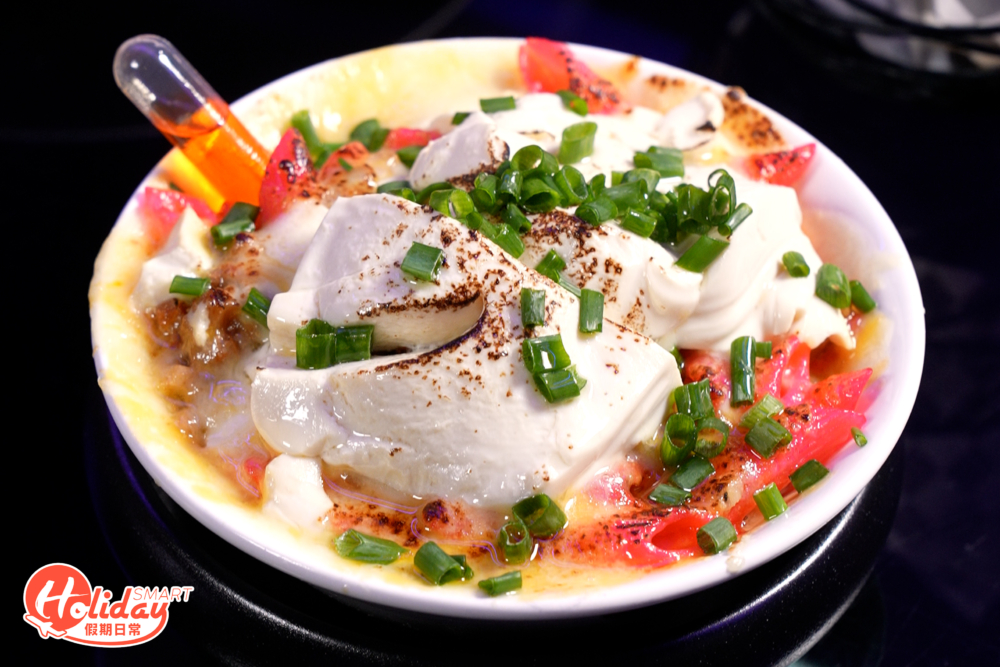 麻婆豆腐芝士焗長通粉,味道意外地配搭得非常好。