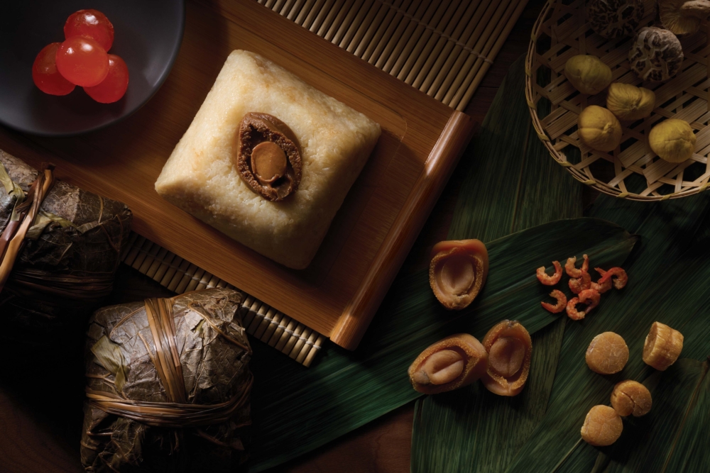 乾鮑瑤柱裹蒸糭。