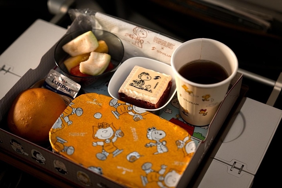 小朋友則可享用印有SNOOPY漫畫的兒童餐盒。 