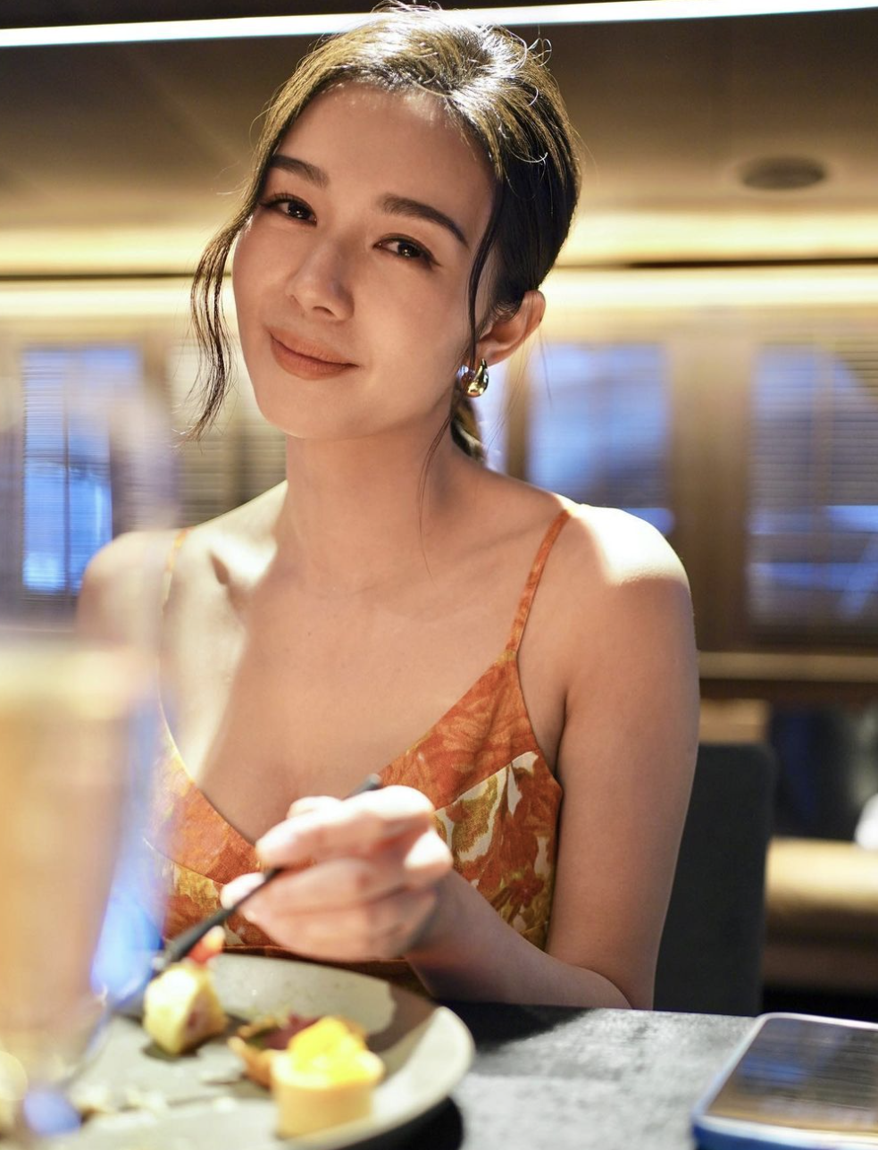 網友：「麥明詩自然D囉...香香就好Fit」