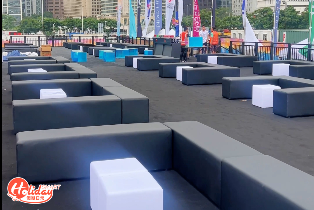 VIP及VVIP區，可以免濕身舒服坐低聽表演。