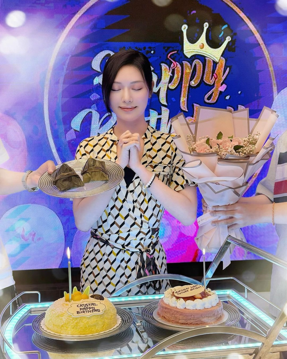 馮盈盈在Instagram上表示在生日的前幾天收到了一份驚喜