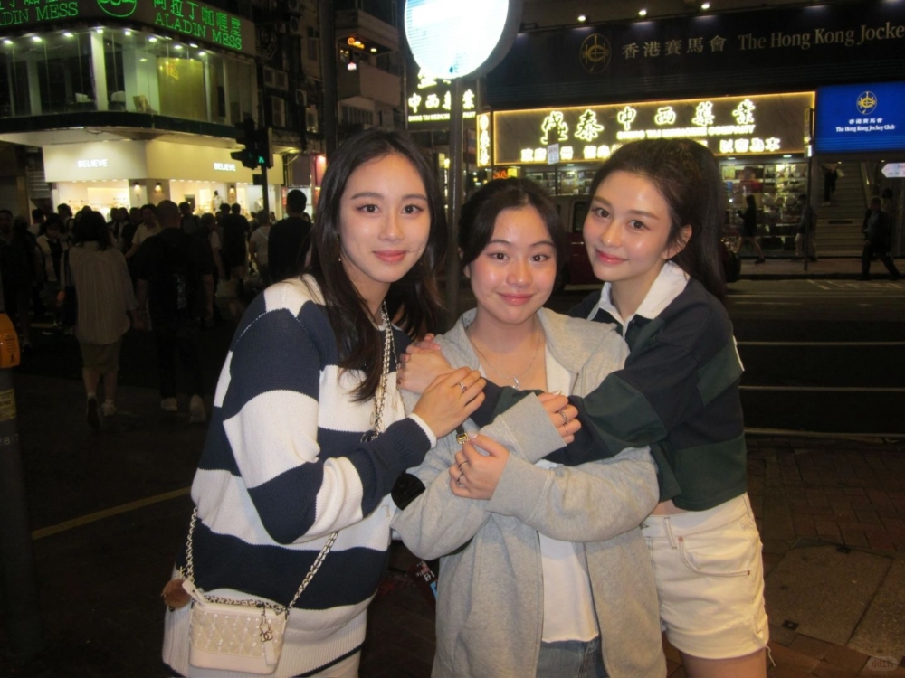 何超欣、沈月和劉秀樺最近一起出門大晒豪門閨密情