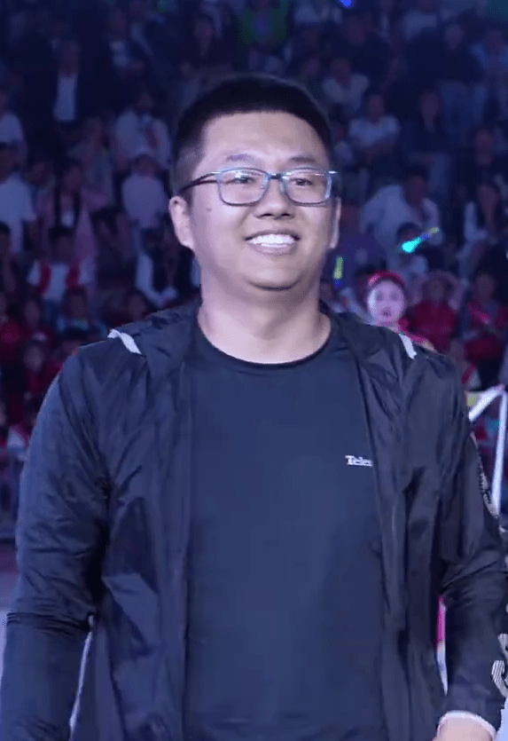 不少網友都爆笑指趙先生簡直是「笑到僵掉」