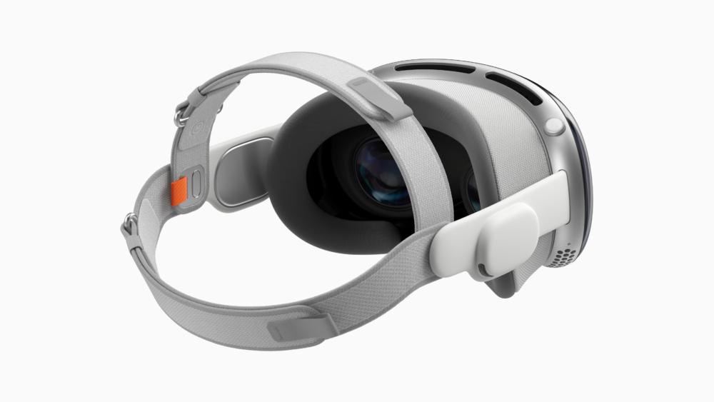 Vision Pro外觀設計採用單片3D成型及層壓玻璃,鏡面邊框是鋁合金,加上柔軟的遮光眼罩。