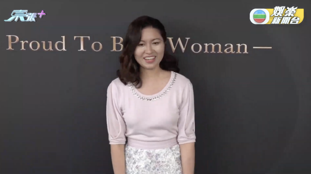 呢位佳麗小動作多多