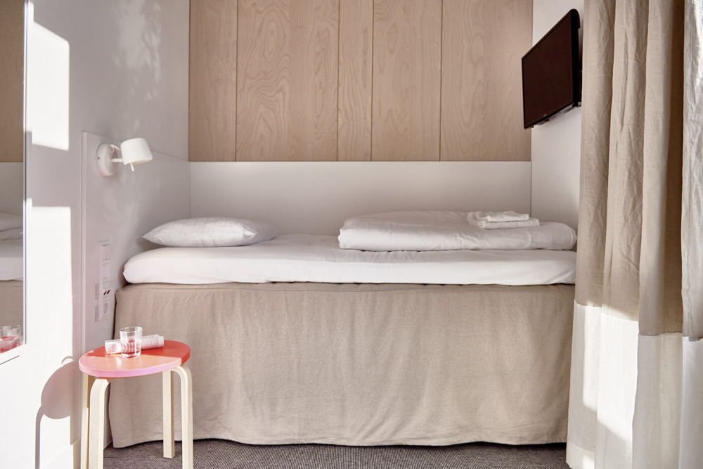 包含單人房、標準雙人房、雙人房、4人家庭房