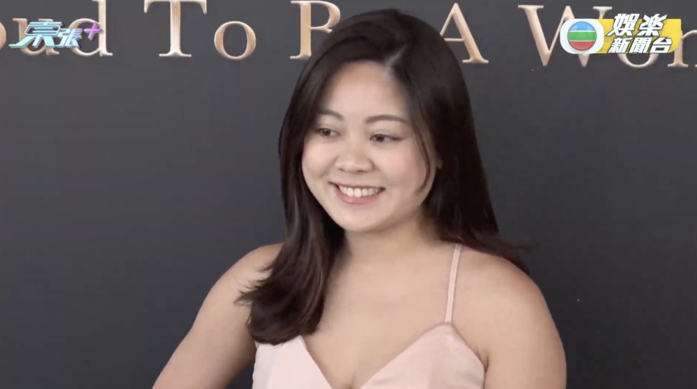 同賈玲差啲酒窩