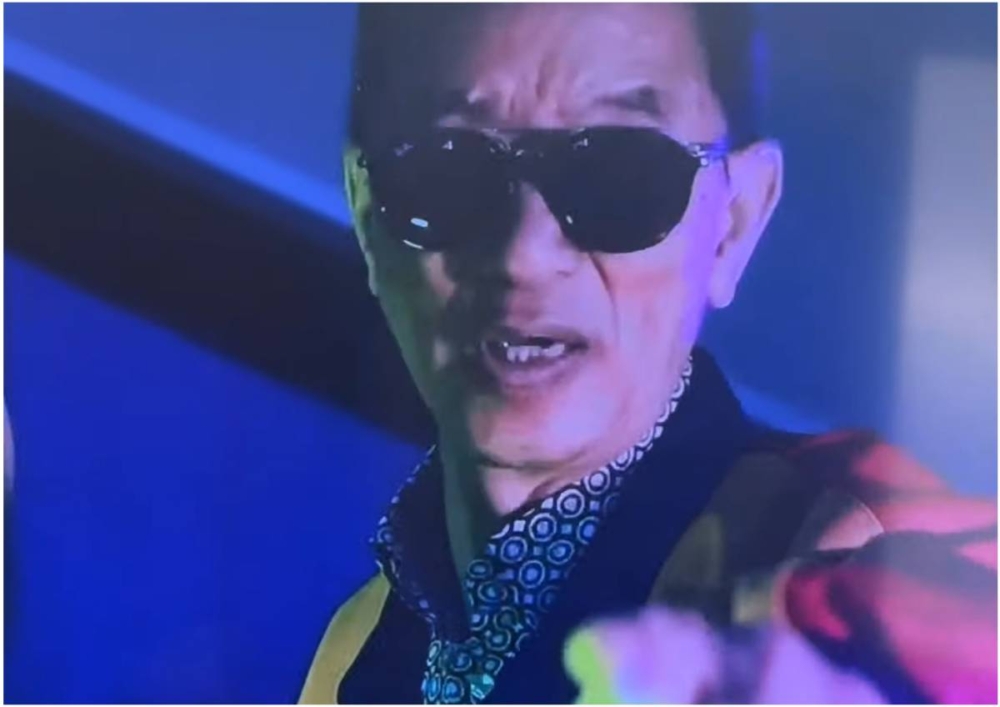 歌曲中段林超英不斷Rap「唔好再問我有冇開冷氣，如果我開冷氣我會通知你」