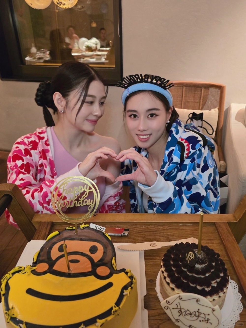 沈月大讚何超欣：「你除了外表美麗， 你內心也是非常的漂亮」