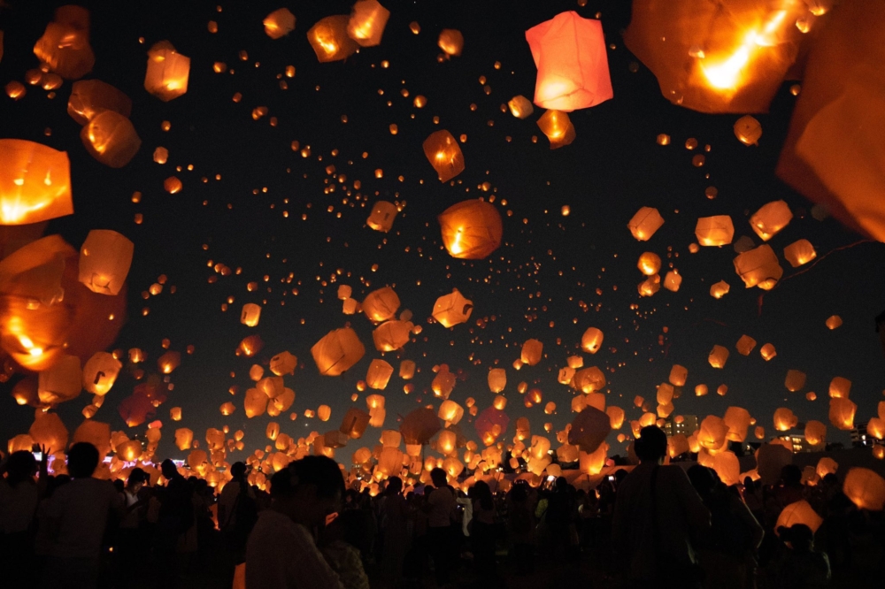 「天燈祭典」是日本超具代表性的夏日祭典,其中以「七夕天燈祭」最大規模!