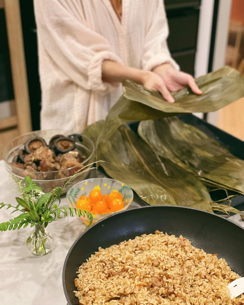 鹹蛋的紅色蛋黃象徵太陽,據說有驅邪避災的作用!