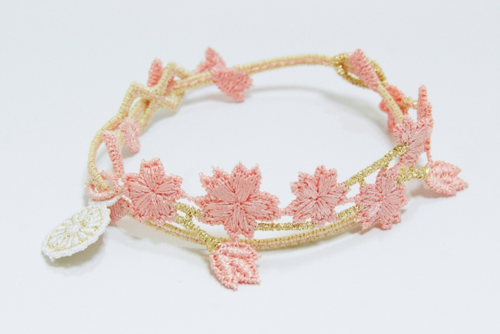 「神結」的每款樣式都是由巫女最終奉製,數量有限,配色優雅精美