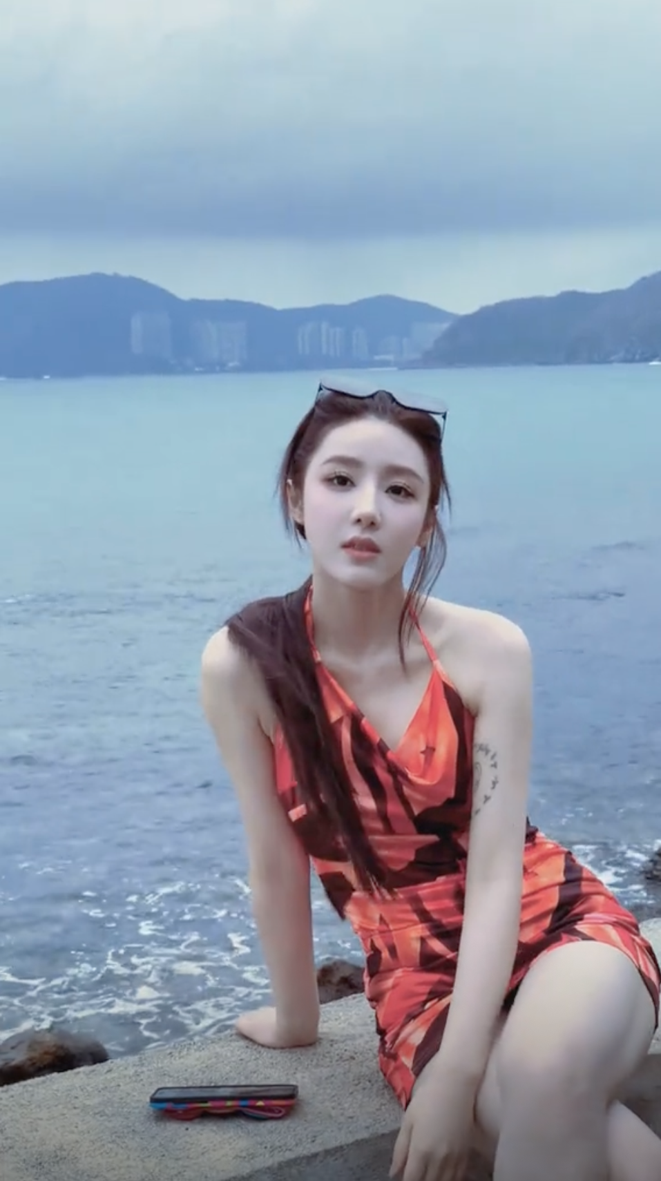 眾多嘉賓中，性感女網紅「喬妹eve」也獲邀出席。