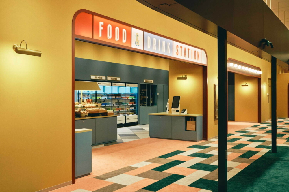 旅客一踏入飯店，就能感受到那份濃厚的懷舊情懷，仿佛走進了50年代的美國。