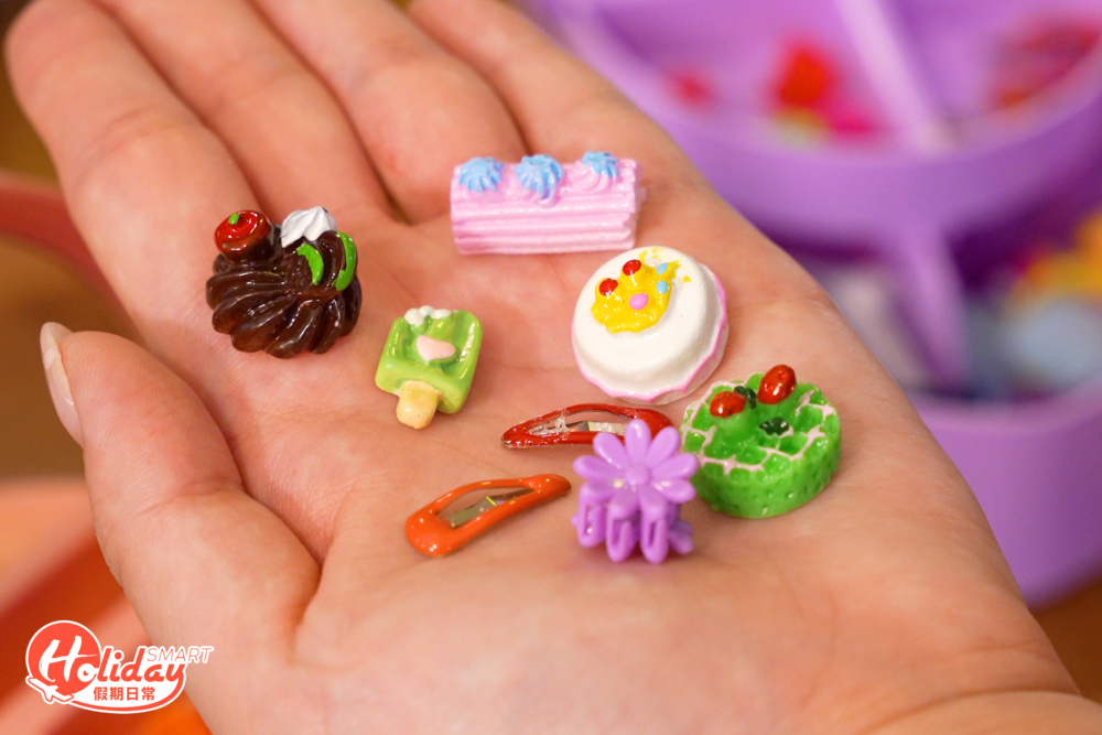 做好雛形後，就可以自行挑選不同風格的珠仔拼砌公仔五官。