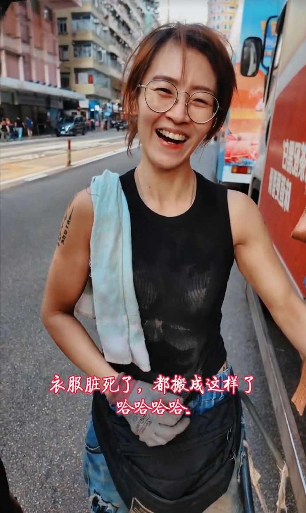 小朱近日被一位內地攝影師在街頭偶遇